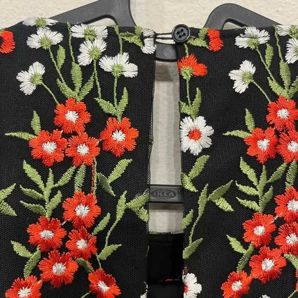 Gianni Bini Black and Red Embroidered Floral Midi Dress Open Back Size 6 - Picture 5 of 10